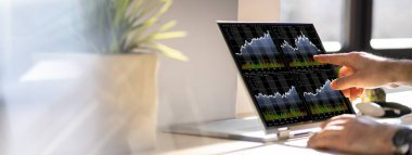 İş Dizüstü bilgisayarında KPI Veri Analizi