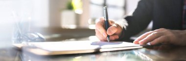 Avukatla İş Sözleşmesi Belgesi veya Anlaşması İmzalamak