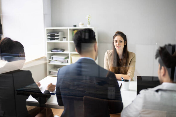 Интервью о трудоустройстве в группе и набор в офис