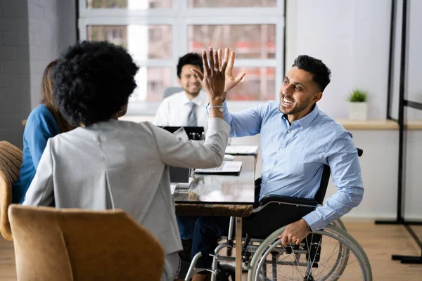 Diverse People Réunion Affaires Cinq Mains — Photo