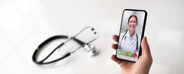 Male Doctor Video Conferencing Happy Male Colleague Cellphone Desk — Stock Photo, Image