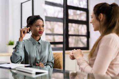 İki İş Adamı Konuşuyor. Takım çalışması ve Planlama