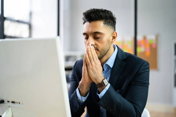 Grübelnder Mann Banner Besinnliches Gebetsdenken Amt — Stockfoto