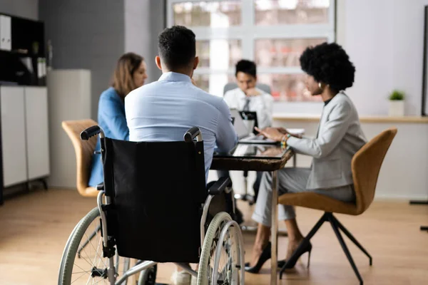 Olika Grupper Affärsmän Möts Arbetsplatsen — Stockfoto