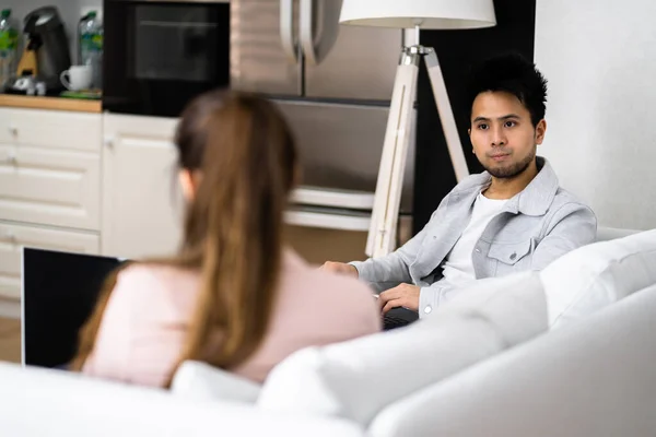 Jonge Diverse Mensen Die Leefruimte Werken — Stockfoto