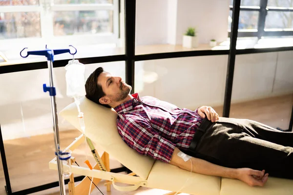 Terapia Vitamínica Infusão Gota Gota Sangue Homem — Fotografia de Stock