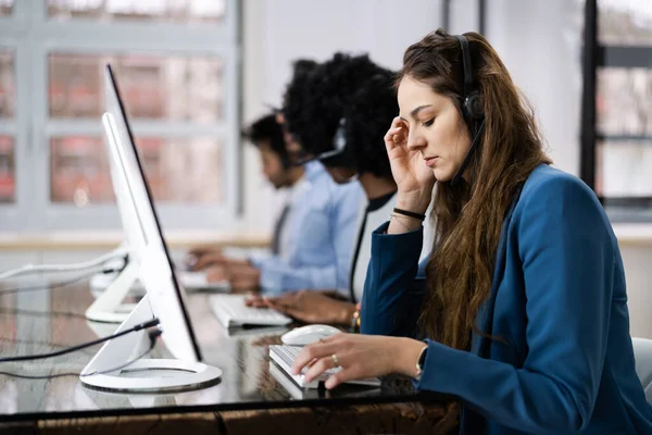 Szomorú Stressz Ügyfélszolgálati Ügynök — Stock Fotó