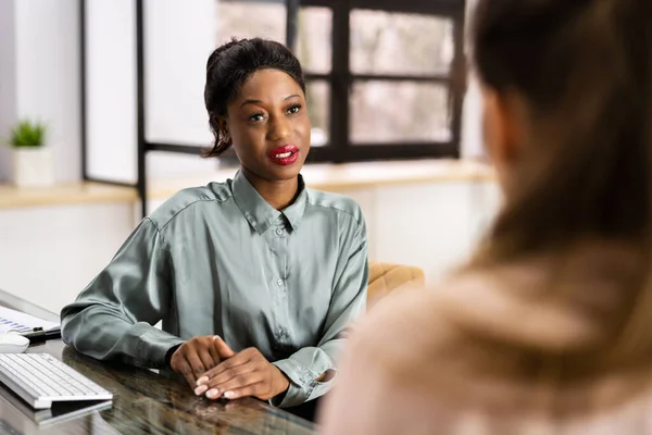 Afro Americano Negocios Entrevista Trabajo Oficina —  Fotos de Stock