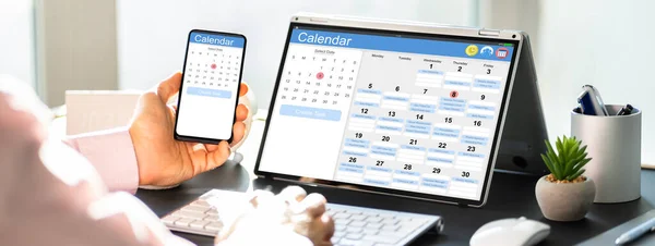 Calendario Esecutivo Con Agenda Settimanale Sul Tablet Ibrido Digitale — Foto Stock