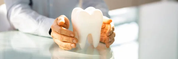 Dental Tooth Insurance Replace Enamel Service Man — Stock Photo, Image