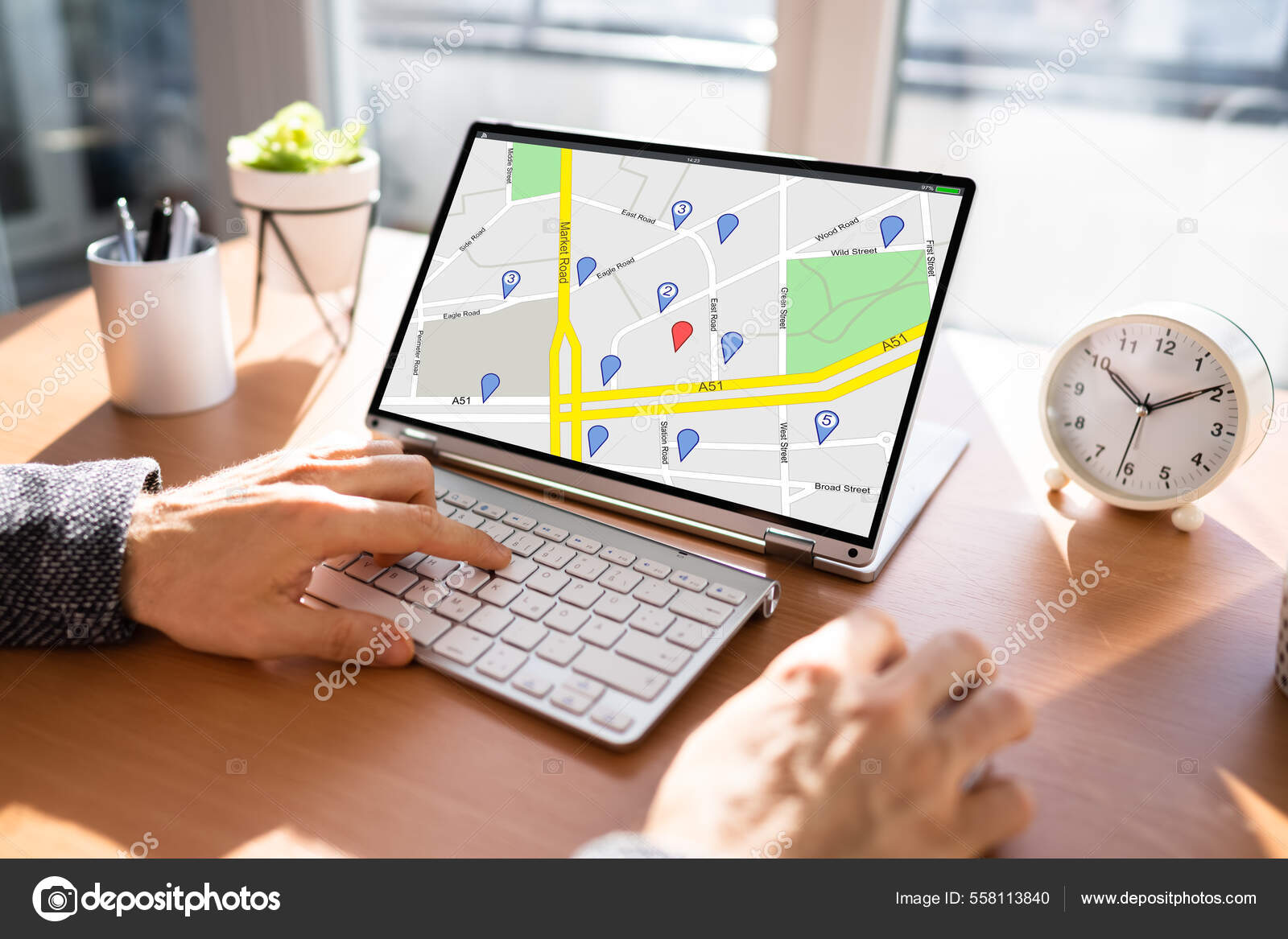 Карта Местоположения Gps Поиск Интернете Ноутбуке Стоковое Фото.