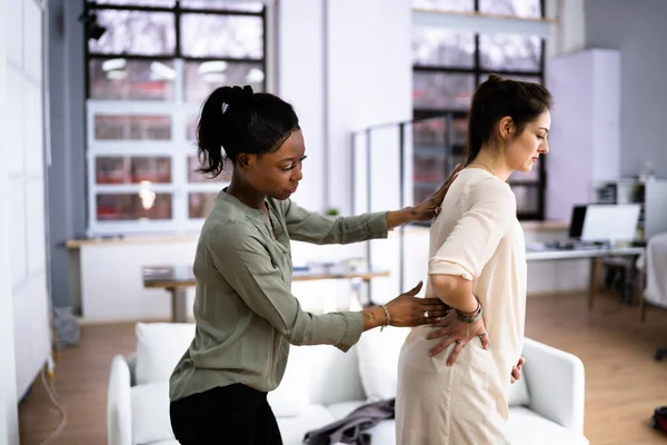 Doula Therapist Care Treatment Pregnant Woman — Stock Photo, Image