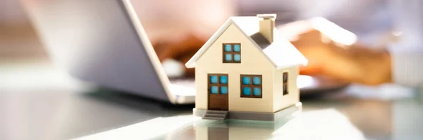 Online Real Estate House Property Sell Using Technology — 스톡 사진