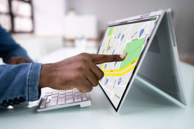 Dizüstü bilgisayarda GPS Konum Haritası Araması