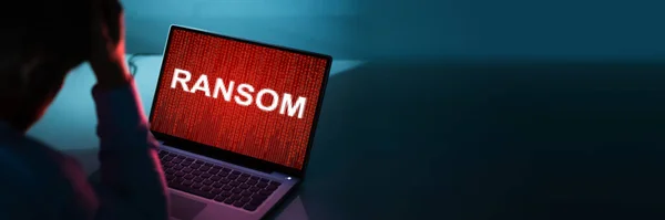 Atak Wymuszenia Ransomware Zhakowane Hasło Laptopa Bezpieczeństwo Cybernetyczne — Zdjęcie stockowe
