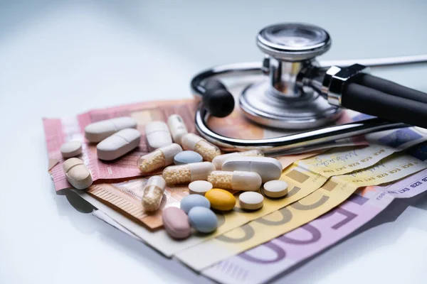 Dinheiro Cuidados Saúde Doença Estetoscópio Médico — Fotografia de Stock