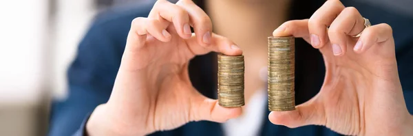 Συγκρίνετε Money Wage Gap Και Πληρωμή Φόρου — Φωτογραφία Αρχείου