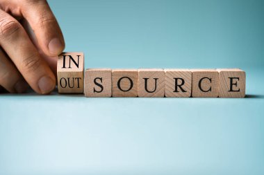 Dış kaynak kelime değişikliği. Kurum İçi Müteahhitlik Yönetimi