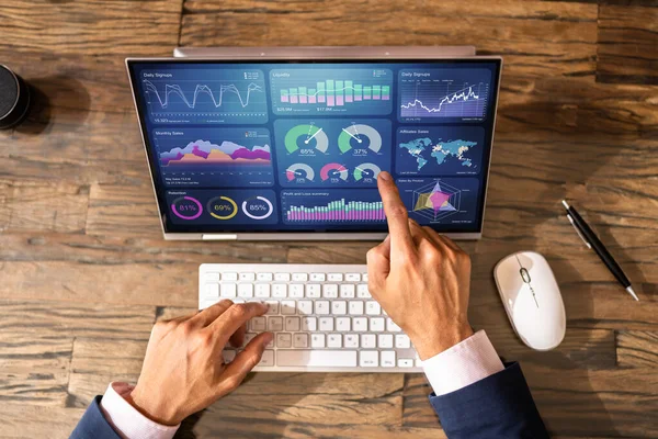 Kpi Analytics Dashboard Graph Laptop Screen — Stock Photo, Image