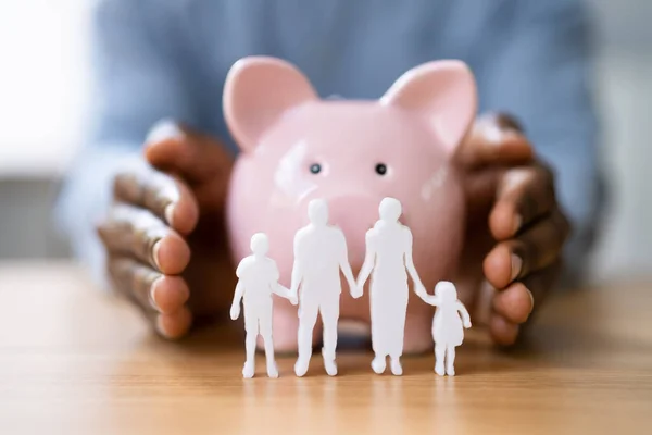 Sparschwein Der Familie Und Finanzielle Sicherheit Geldanlage — Stockfoto