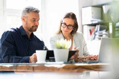 Şirket İş Stratejisi ve İşbirliği. Proje Takım Çalışması Toplantısı