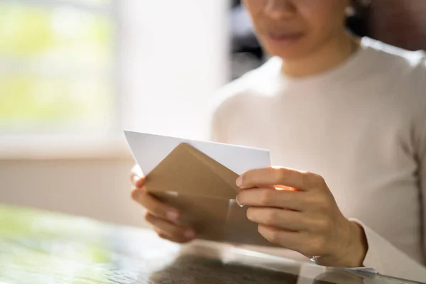 Receive Business Correspondence Feedback Commercial Proposal Post Envelope — Stok Foto