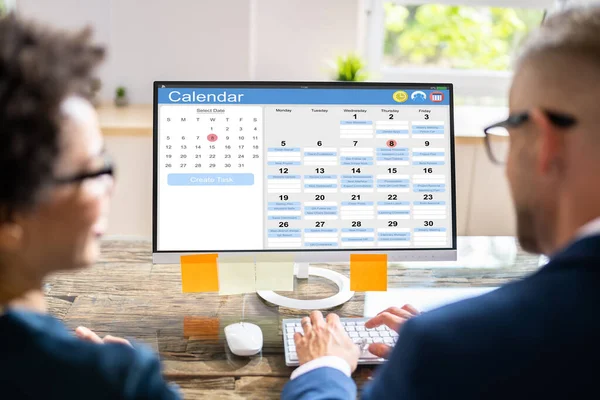 Looking Weekly Calendar Agenda Computer Screen — Stock Photo, Image