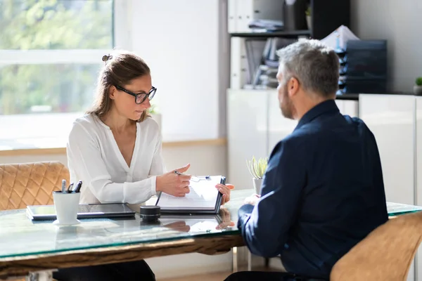 Financiële Steun Contante Verdeling Overleg Schuld Ontvangen — Stockfoto