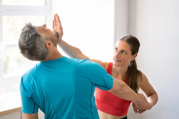 Walcz Sparing Fitness Trening Siłowni Kobieca Siła Samoobrona — Zdjęcie stockowe