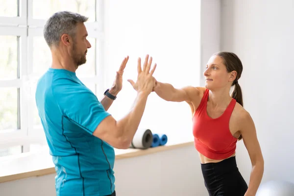 Küzdelem Sparring Fitness Képzés Gym Női Erő Önvédelem — Stock Fotó