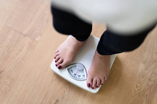 Low Section Person Standing Weighing Scale — Stock Photo, Image