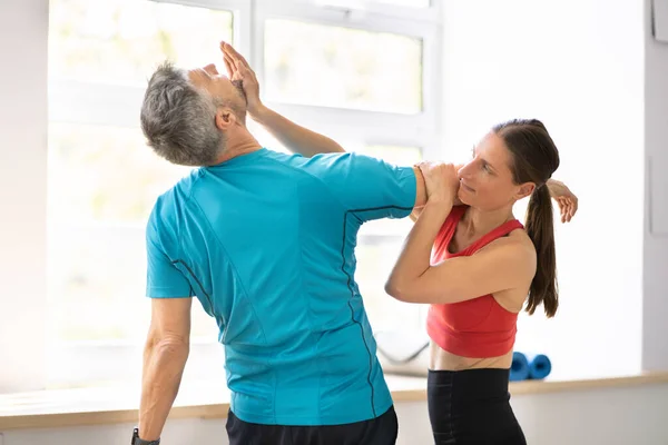 Walcz Sparing Fitness Trening Siłowni Kobieca Siła Samoobrona — Zdjęcie stockowe