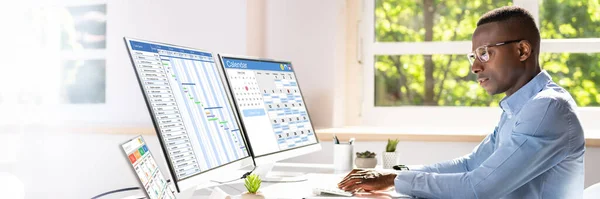 Gantt Diagramm Kalenderplan Auf Mehreren Computern — Stockfoto