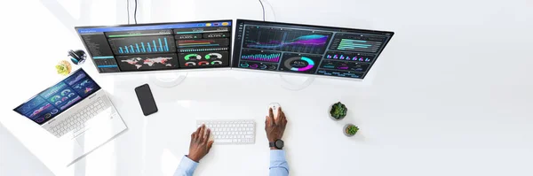 Predictive Business Analytics African American Analyst Using Computer — Stock Photo, Image