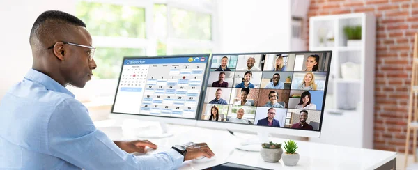 Externe Online Video Conferencing Desktop Computer Kalender Gebruiken — Stockfoto