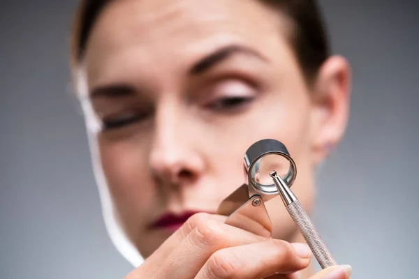 Close Female Jeweler Hand Looking Diamond Magnifying Loupe — Stock Photo, Image