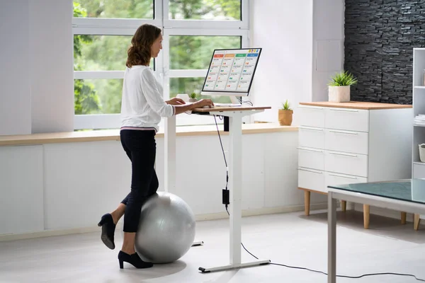 Woman Using Adjustable Height Standing Desk Office Good Posture — Stock Photo, Image