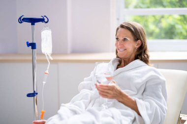 Kadın Kanında Vitamin Terapisi IV Drip Enfüzyonu
