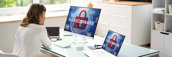 Ataque Malware Ransomware Computador Negócios Hackeado Arquivos Criptografados — Fotografia de Stock