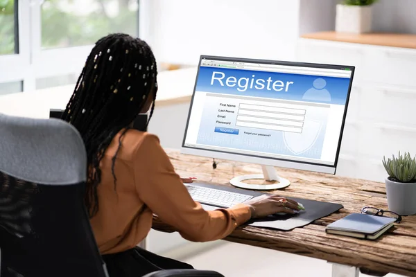 Online Web Registration Form Website Using Laptop — Stock Photo, Image