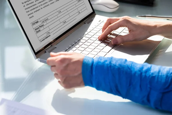 Indennizzo Dei Lavoratori Feriti Braccio Rotto Ufficio — Foto Stock