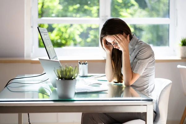 Stresszes Fáradt Üzleti Könyvelő Lusta Szomorú Munkás — Stock Fotó