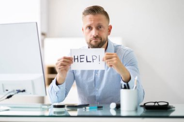 Öfkeli İş Muhasebecisi Son teslim tarihi. Meşgul Patron Bürokrasi ve Gecikme