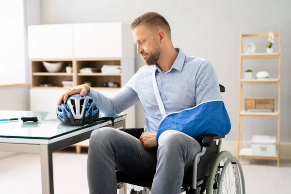 Motorcycle Accident Injury Man Arm Fracture Hand Recovery — Stockfoto
