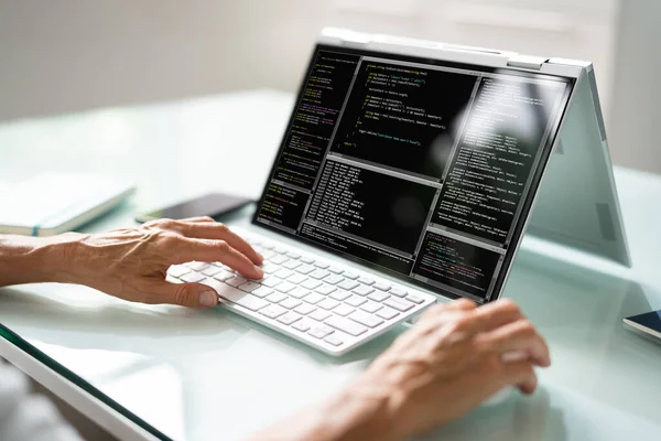 Programmeur Programmeur Kantoor Met Behulp Van Laptop — Stockfoto