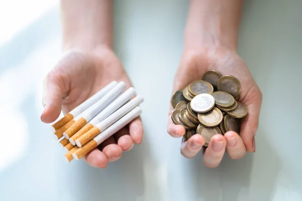 Sigaret Roken Kosten Budget Money Loss Tobacco Addiction — Stockfoto