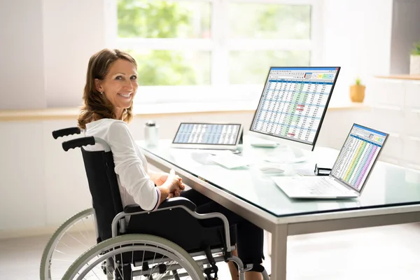 Hoja Cálculo Codificación Médica Mujer Silla Ruedas — Foto de Stock