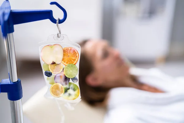 Drip Vitamin Enfüzyon Terapisi Çözüm Çantası — Stok fotoğraf