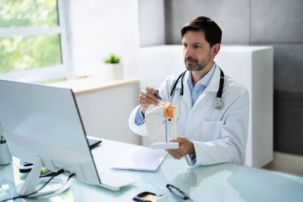 Orthopedist Physician Doctor Showing Skeletal Joint Medical Video Conference — Fotografia de Stock