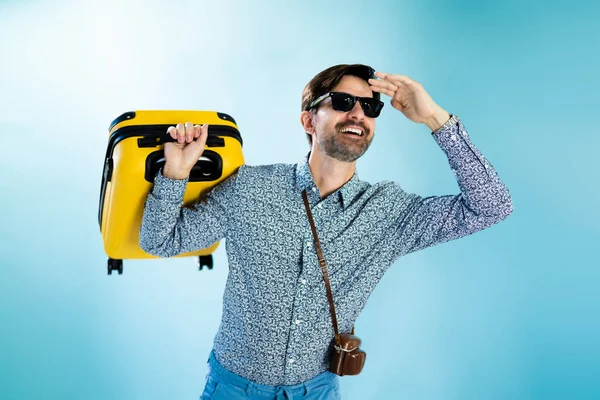 Tourist Man Suitcase Running Flight Travel Luggage — Stockfoto